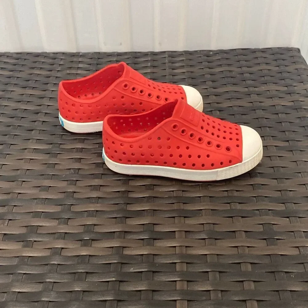 Native Jeffersons shoes children size 8